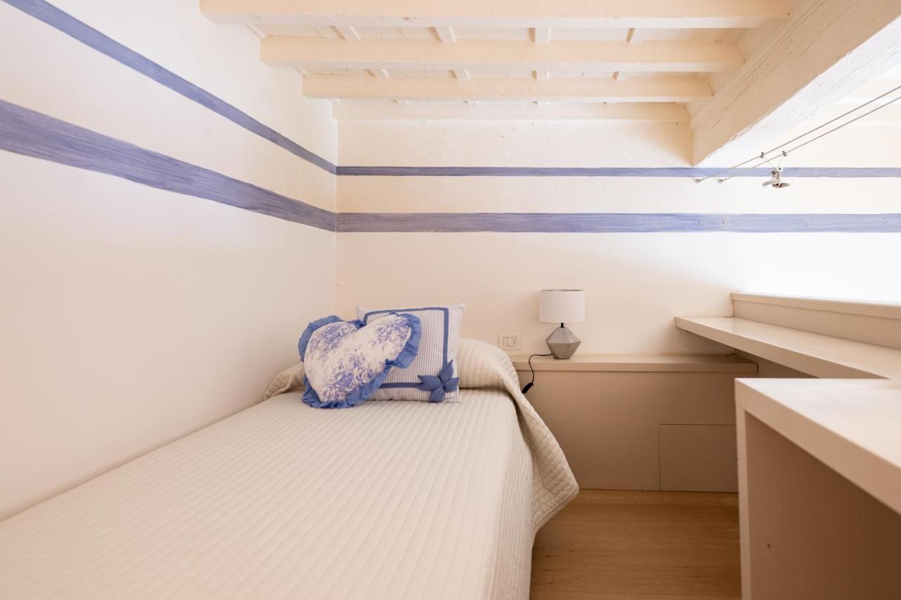 Central And Roomy Near The Station And Duomo - Homeunity Florence Luaran gambar