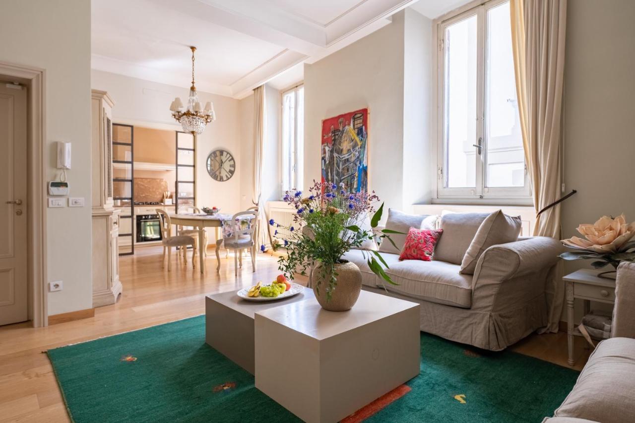 Central And Roomy Near The Station And Duomo - Homeunity Florence Luaran gambar