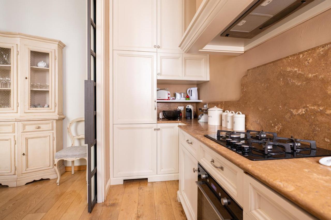 Central And Roomy Near The Station And Duomo - Homeunity Florence Luaran gambar